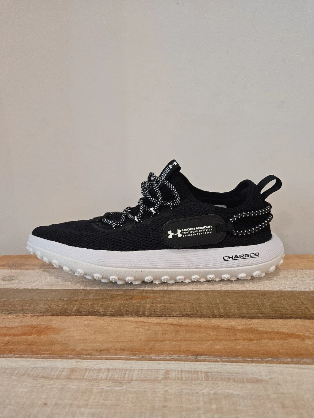 Under Armour Fat Tire Venture Black White Travel Shoes 3027562-002 Men Sz 9 NEW